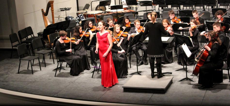 Mary Rethwisch singing at the Dessert Concert