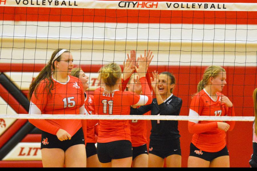City Volleyball Remains Undefeated in Conference Play