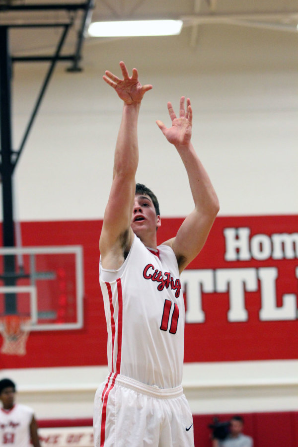 Nate Weiland 17 shoots free throws