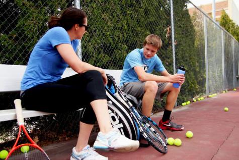 Hoff talks with his coach Sarah Borwell during a break