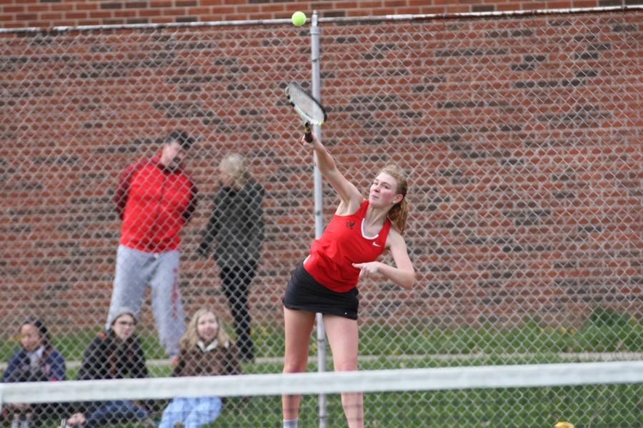 Lucia+Wagner+17+serves+the+ball.