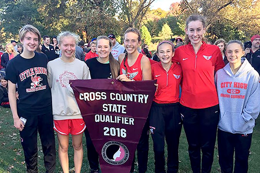 Pack Strategy Helps Girls Cross Country Win Districts