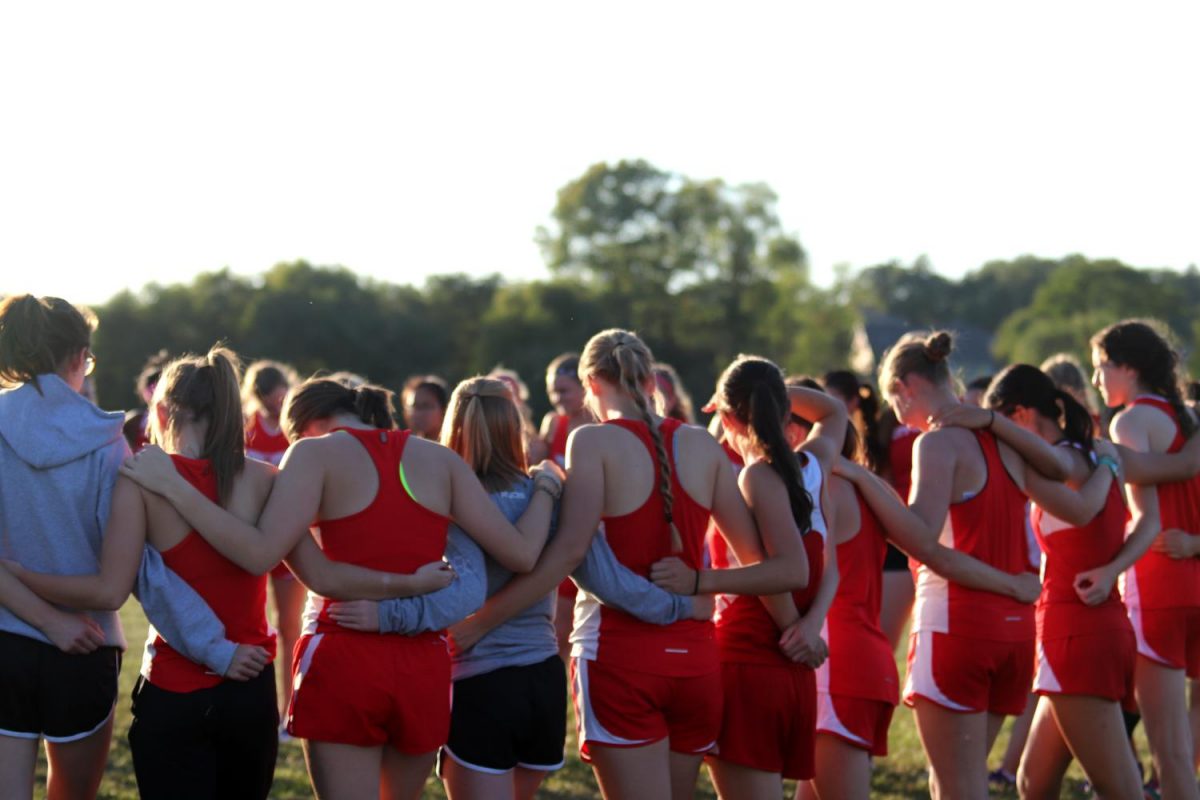 girls xc huddle