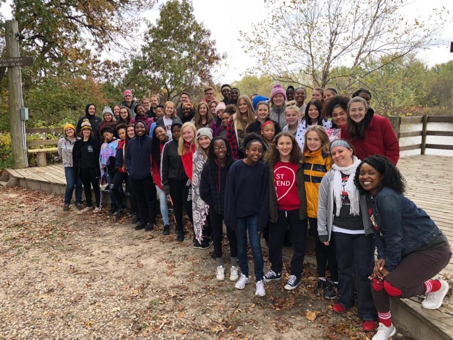 Students+posing+at+the+Wapsie+leadership+retreat.