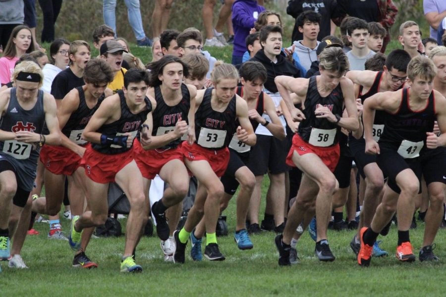 Varsity boys cross country have a strong start to their race at districts