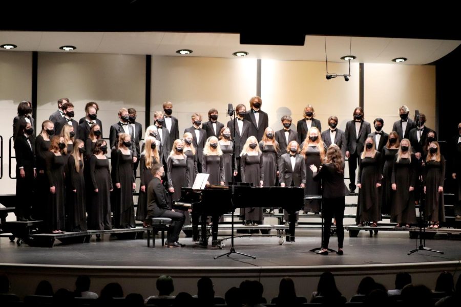 Concert+Choir+performs+at+the+October+6+concert.+