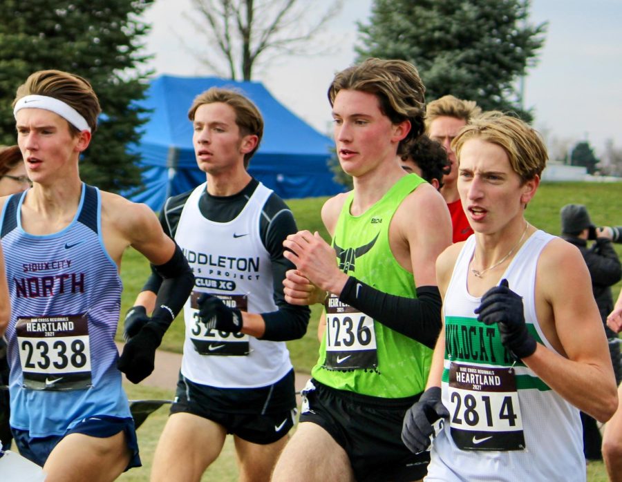 Ford Washburn 23 strides at the front of the pack