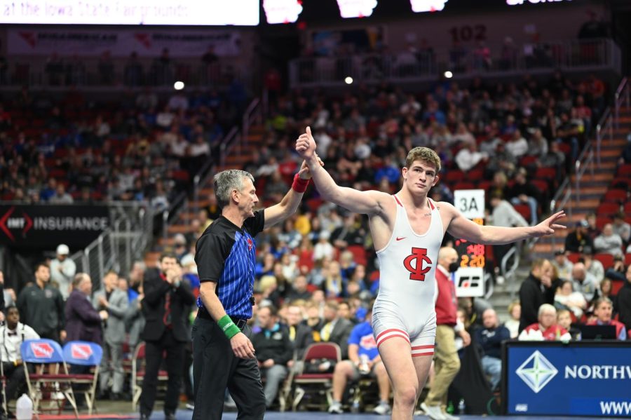 Ben Keuter ‘23 celebrates his third state title in three years. 