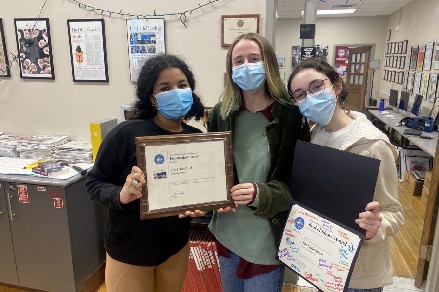 Editors Aala Basheir, Haileigh Steffen and Rebecca Michaeli hold their Pacemaker award and 3rd Place Best of Show award from the national journalism conference in Los Angeles.