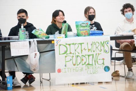 City High Interact Club had a “Dirt & Worms” pudding snack stand. Additionally, there was food from Valerie’s French Cooking and New Pioneer Food Co-op.