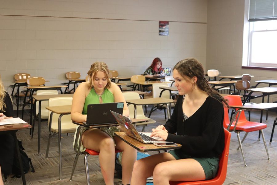 Interact Club Student Leaders, Lanira Siron ‘25 and Jennie Gidal ‘23 working during an Interact Club meeting