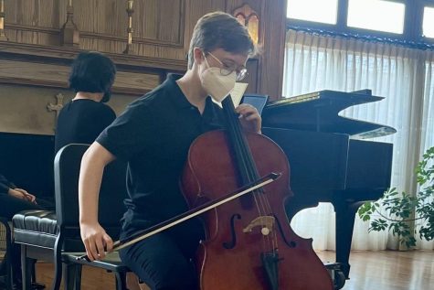 Sauder performs at a concerto competition