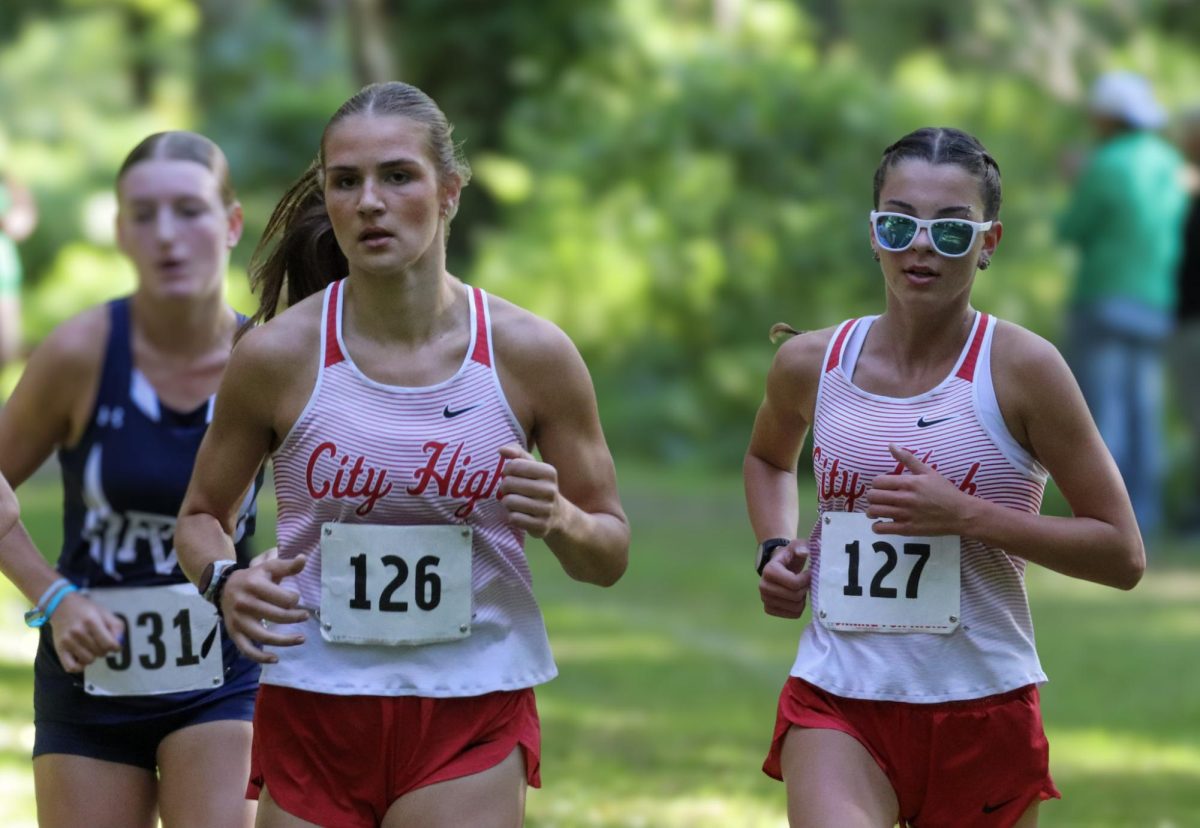 Sticking together is Grace Hamann 26' and Eliza Doster 26' to finish strong through the finish line. 